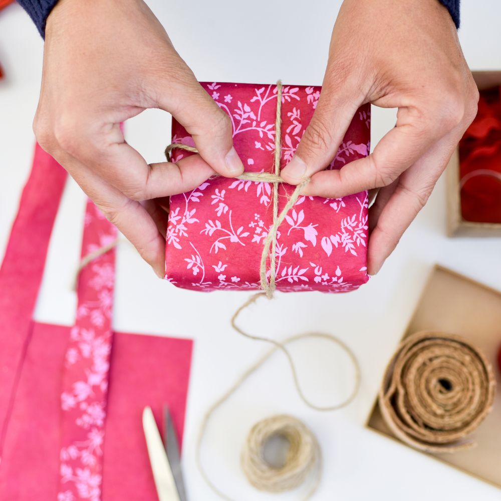 Step-by-Step Guide on How to Wrap a Gift Perfectly